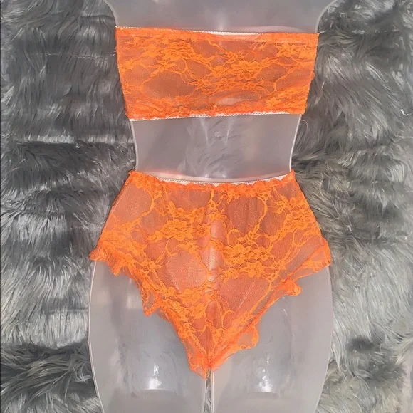 Lace two piece - Picture 2 of 2